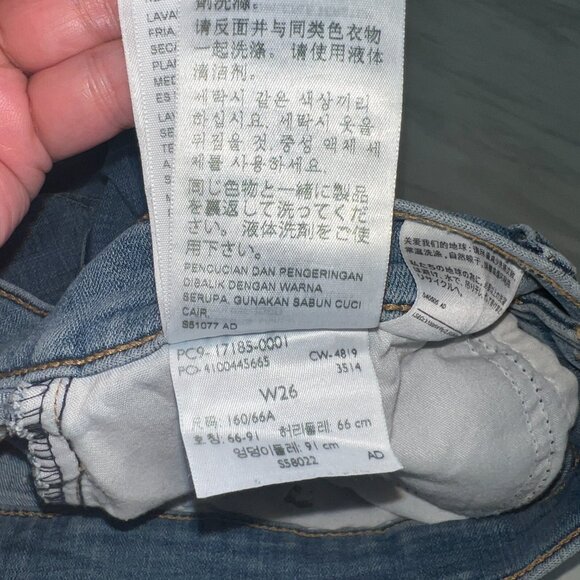 Levi's Women's Denim Bermuda Shorts Size 26 - Picture 4 of 9